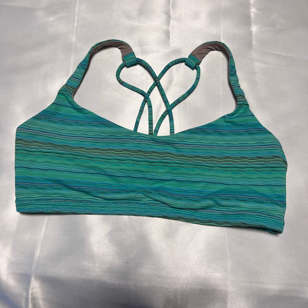 Lululemon sports bra size 8